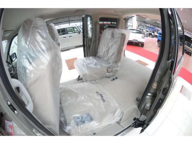 エブリイワゴン PZターボスペシャル 4WD　届出済未使用車4WDターボセーフティサポート搭載アイドリングストップ横滑り防止装置CVTマチック両側オートスライドドアオートステップハイビームアシストLEDライト 登録済未使用車 660