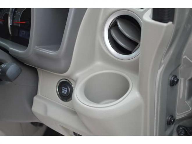エブリイワゴン PZターボスペシャル 4WD　届出済未使用車4WDターボセーフティサポート搭載アイドリングストップ横滑り防止装置CVTマチック両側オートスライドドアオートステップハイビームアシストLEDライト 登録済未使用車 660