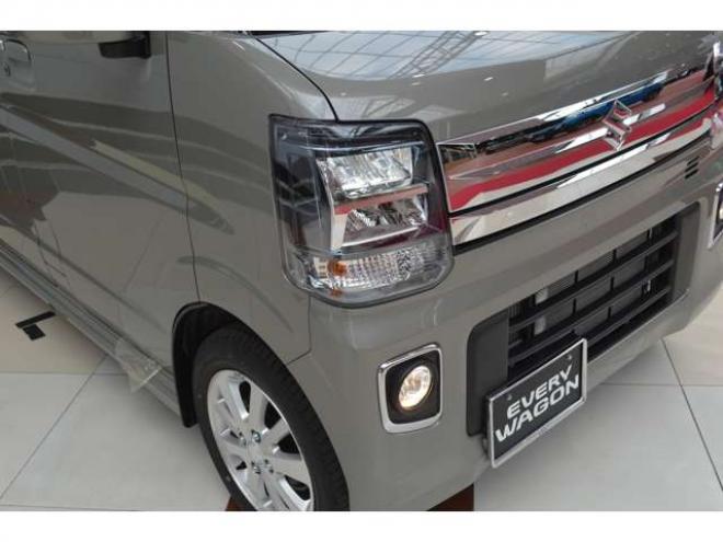 エブリイワゴン PZターボスペシャル 4WD　届出済未使用車4WDターボセーフティサポート搭載アイドリングストップ横滑り防止装置CVTマチック両側オートスライドドアオートステップハイビームアシストLEDライト 登録済未使用車 660