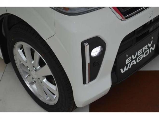 エブリイワゴン PZターボスペシャル ハイルーフ 4WD　届出済未使用車4WDターボセーフティサポート搭載アイドリングストップスズキコネクト対応通信機CVTマチック両側オートスライドドアステップ全方位モニター付9インチナビTVバックカメラハイビームアシストLEDライト 登録済未使用車 660