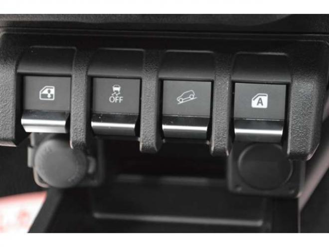 ジムニーXC 4WD　ワンオーナー車4WDターボセーフティサポート搭載アイドリングストップ横滑り防止装置クルーズコントロールハイビームアシストLEDライト7インチワイドナビTVバックカメラ 660