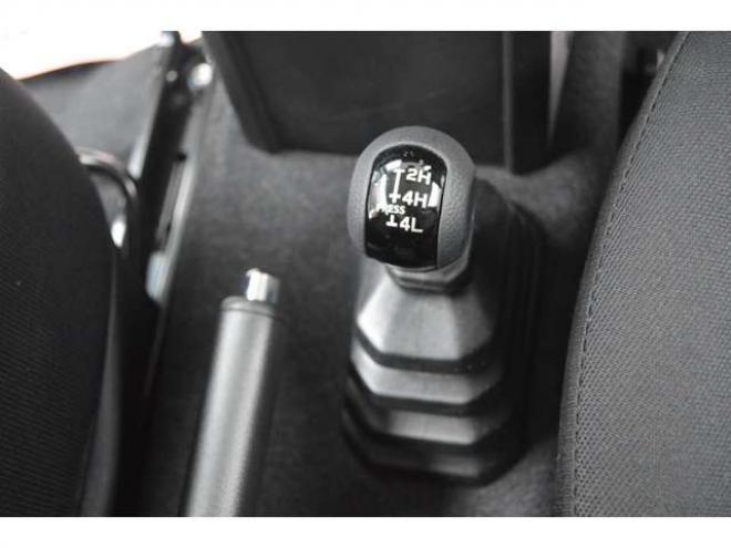 ジムニーXC 4WD　ワンオーナー車4WDターボセーフティサポート搭載アイドリングストップ横滑り防止装置クルーズコントロールハイビームアシストLEDライト7インチワイドナビTVバックカメラ 660