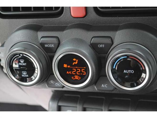 ジムニーXC 4WD　ワンオーナー車4WDターボセーフティサポート搭載アイドリングストップ横滑り防止装置クルーズコントロールハイビームアシストLEDライト7インチワイドナビTVバックカメラ 660