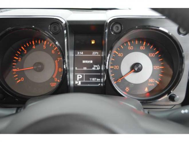 ジムニーXC 4WD　ワンオーナー車4WDターボセーフティサポート搭載アイドリングストップ横滑り防止装置クルーズコントロールハイビームアシストLEDライト7インチワイドナビTVバックカメラ 660