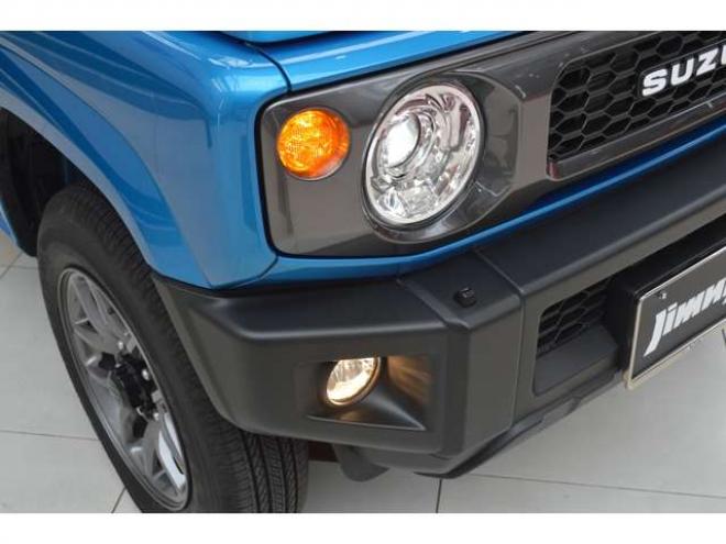 ジムニーXC 4WD　ワンオーナー車4WDターボセーフティサポート搭載アイドリングストップ横滑り防止装置クルーズコントロールハイビームアシストLEDライト7インチワイドナビTVバックカメラ 660