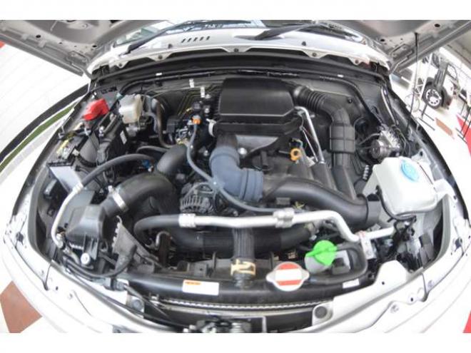 ジムニーXC 4WD　ワンオーナー車F5速マニュアル4WDターボセーフティサポート搭載アイドリングストップ横滑り防止装置11インチディスプレイオーディオハイビームアシストLEDライトクルーズコントロール 660