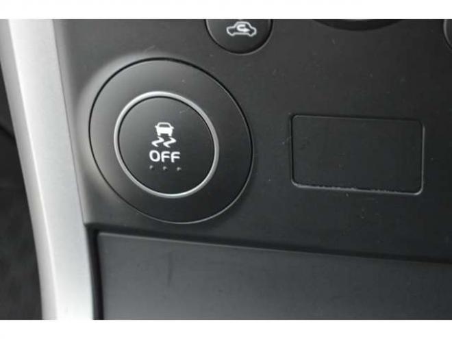エスクード2.4 XG 4WD　ワンオーナー車5速マニュアル4WD横滑り防止装置クルーズコントロール純正ナビTVバックカメラETCディスチャージヘッドライトシートヒーター純正17インチアルミドライブレコーダー 2400
