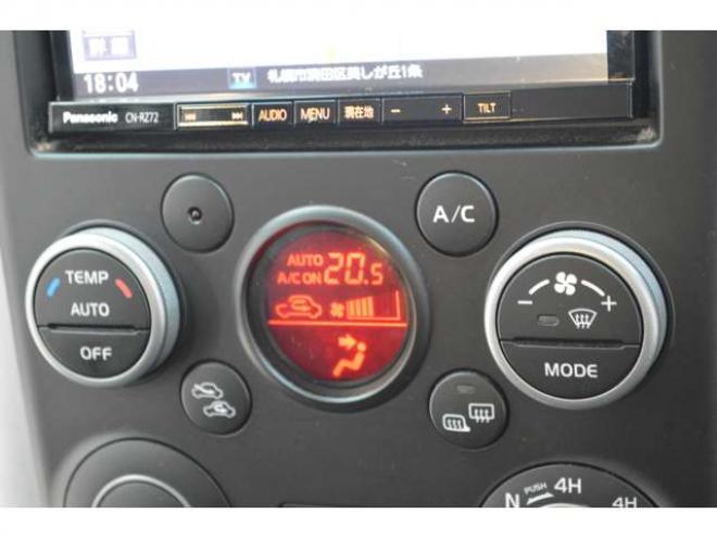エスクード2.4 XG 4WD　ワンオーナー車5速マニュアル4WD横滑り防止装置クルーズコントロール純正ナビTVバックカメラETCディスチャージヘッドライトシートヒーター純正17インチアルミドライブレコーダー 2400