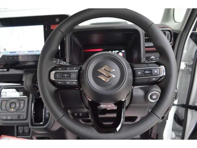 スペーシアカスタム ハイブリッド XS 4WD　ハイブリッド4WDセーフティサポート搭載スズキコネクト対応通信機装着車アダプティブクルーズコントロール全方位モニター付9インチナビ両側オートスライドドアLEDステアリングヒーターパーキングセンサー 登録済未使用車 660