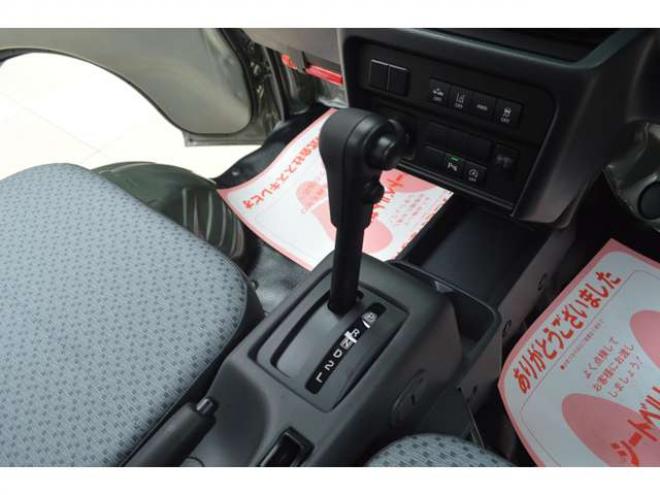 キャリーKC 3方開 4WD　届出済未使用車パートタイム4WDセーフティサポート搭載アイドリングストップ横滑り防止装置ハイビームアシストLEDライト 登録済未使用車 660