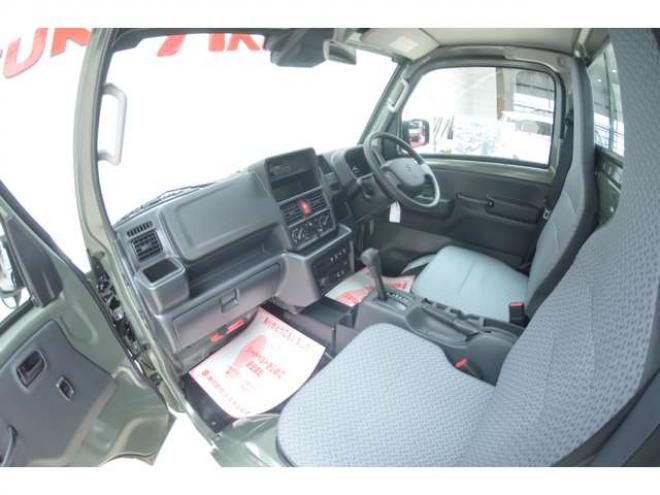 キャリーKC 3方開 4WD　届出済未使用車パートタイム4WDセーフティサポート搭載アイドリングストップ横滑り防止装置ハイビームアシストLEDライト 登録済未使用車 660
