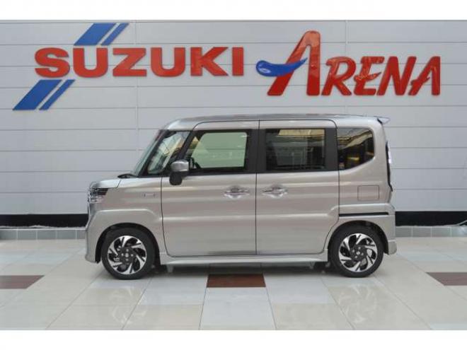 スペーシアカスタム ハイブリッド XS 4WD　ハイブリッド4WDセーフティサポート搭載スズキコネクト対応通信機装着車アダプティブクルーズコントロール全方位モニター付9インチナビ両側オートスライドドアLEDステアリングヒーターパーキングセンサー 登録済未使用車 660