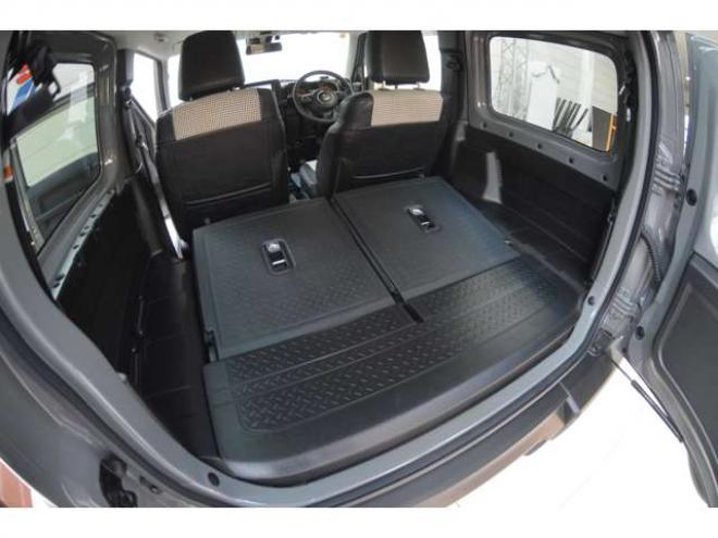 ジムニーXC 4WD　ワンオーナー車F5速マニュアル4WDターボセーフティサポート搭載アイドリングストップ純正ナビTVマットタイヤ横滑り防止装置ハイビームアシストLEDライトクルーズコントロールETC 660