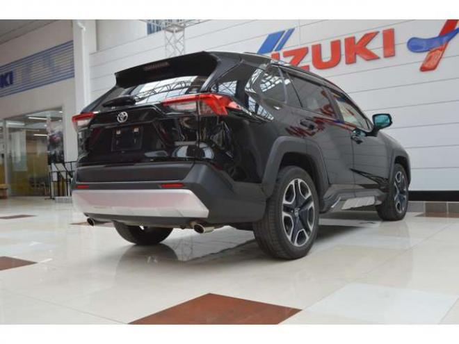 RAV-42.0 アドベンチャー 4WD　4WDプリクラッシュセーフティ黒革シートヒーターレーダークルーズコントロール8インチナビTVバックカメラLEDライトステアリングヒーター横滑り防止パーキングセンサーETCドライブレコーダークール&ヒーターシート 2000