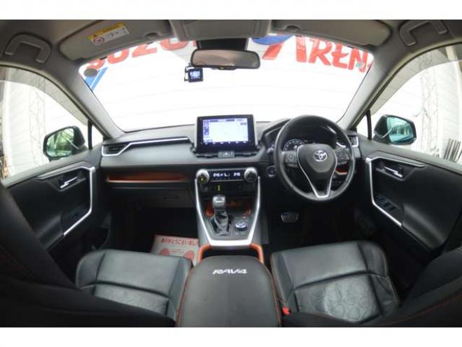 RAV-42.0 アドベンチャー 4WD　4WDプリクラッシュセーフティ黒革シートヒーターレーダークルーズコントロール8インチナビTVバックカメラLEDライトステアリングヒーター横滑り防止パーキングセンサーETCドライブレコーダークール&ヒーターシート 2000