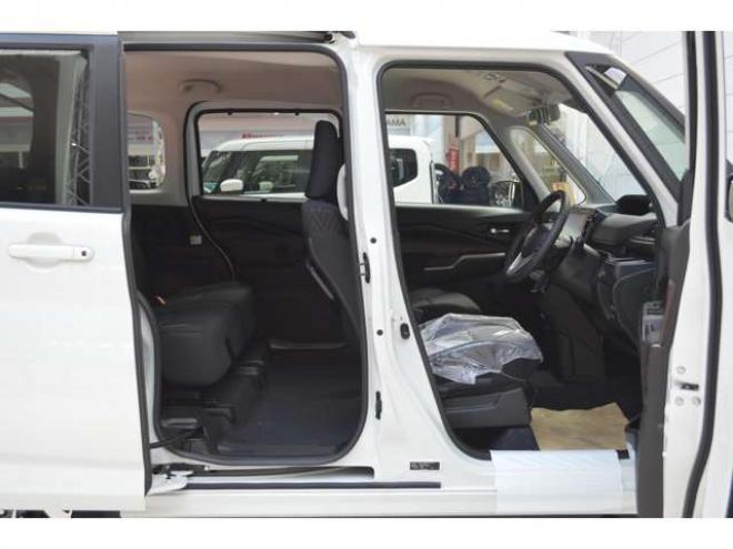 ソリオ1.2 バンディット ハイブリッド MV 4WD　登録済未使用車ハイブリッド4WDスズキコネクト対応通信機装着車セーフティサポート全方位モニター付9インチナビTVバックカメラアダプティブクルーズコントロール両側オートスライドドアLEDパーキングセンサー 登録済未使用車 1200