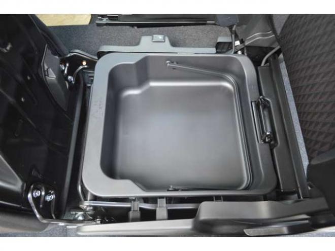 ソリオ1.2 バンディット ハイブリッド MV 4WD　登録済未使用車ハイブリッド4WDスズキコネクト対応通信機装着車セーフティサポート全方位モニター付9インチナビTVバックカメラアダプティブクルーズコントロール両側オートスライドドアLEDパーキングセンサー 登録済未使用車 1200