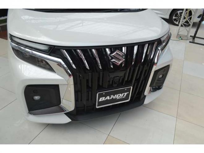 ソリオ1.2 バンディット ハイブリッド MV 4WD　登録済未使用車ハイブリッド4WDスズキコネクト対応通信機装着車セーフティサポート全方位モニター付9インチナビTVバックカメラアダプティブクルーズコントロール両側オートスライドドアLEDパーキングセンサー 登録済未使用車 1200