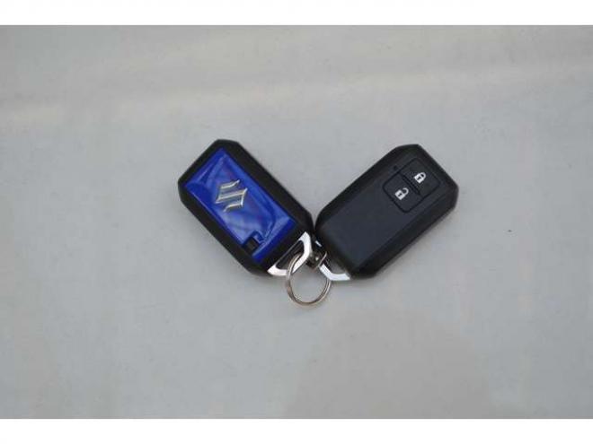 スイフト1.2 ハイブリッド MZ 4WD　ワンオーナー車ハイブリッド4WDセーフティサポート搭載スズキコネクト対応通信機装着車9インチ全方位モニターナビTVバックカメラ電動パーキングブレーキアダプティブクルーズコントロールLEDライト 1200