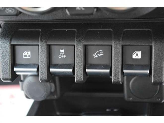 ジムニーXC 4WD　ワンオーナー車4WDターボセーフティサポート搭載アイドリングストップ横滑り防止装置クルーズコントロールハイビームアシストLEDライト7インチワイドナビTVオプショングリル 660