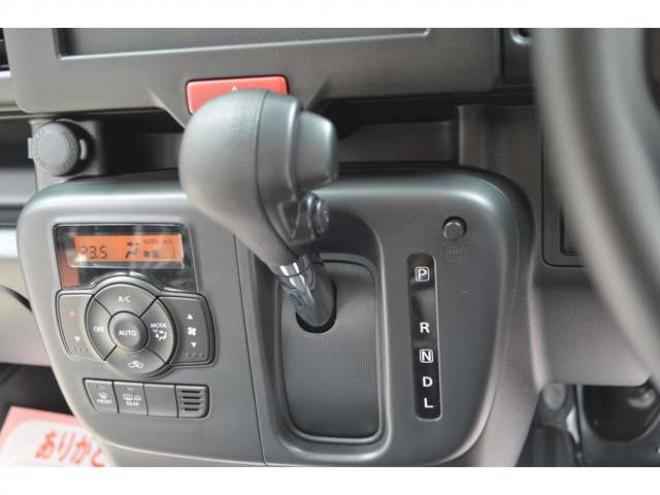 エブリイJリミテッド ハイルーフ 4WD　届出済未使用車4WDターボハイルーフセーフティサポート搭載アイドリングストップ両側オートスライドドアハイビームアシストLEDライト後退時ブレーキサポート 登録済未使用車 660
