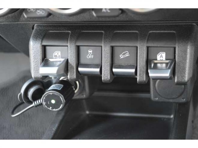 ジムニーシエラ1.5 JC 4WD　ワンオーナー車4WDセーフティサポート搭載アイドリングストップハイビームアシストLEDライト後退時ブレーキサポート9インチナビTVバックカメラ社外デジタルインナーミラーアクルーズコントロール 1500