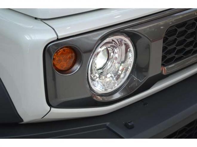 ジムニーシエラ1.5 JC 4WD　ワンオーナー車4WDセーフティサポート搭載アイドリングストップハイビームアシストLEDライト後退時ブレーキサポート9インチナビTVバックカメラ社外デジタルインナーミラーアクルーズコントロール 1500
