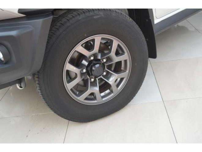 ジムニーシエラ1.5 JC 4WD　ワンオーナー車4WDセーフティサポート搭載アイドリングストップハイビームアシストLEDライト後退時ブレーキサポート9インチナビTVバックカメラ社外デジタルインナーミラーアクルーズコントロール 1500