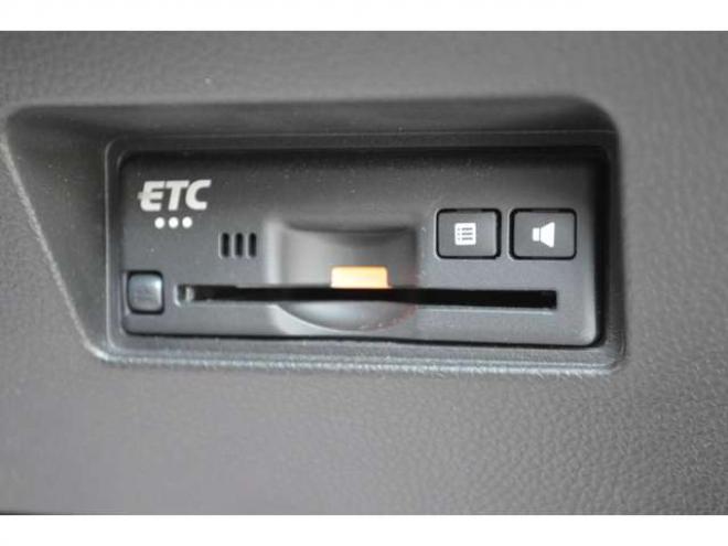 スイフト1.2 XG 4WD　ワンオーナー車4WDセーフティサポート8インチナビTVバックカメラETCアダプティブクルーズコントロール横滑り防止装置シートヒーター 1200