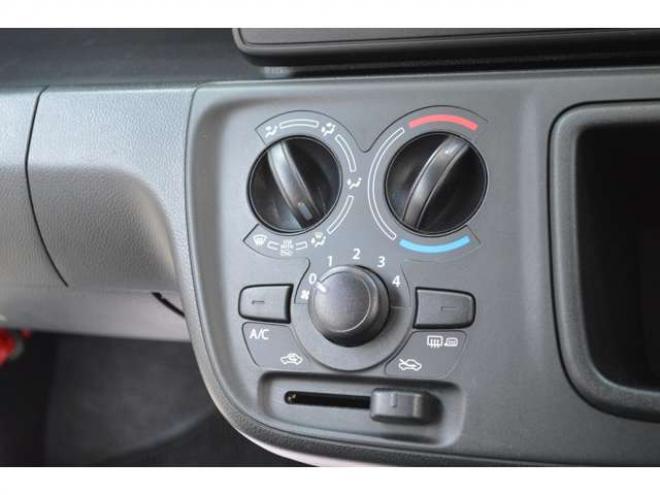 ワゴンRFA 4WD　ワンオーナー車F5速マニュアル4WD横滑り防止装置ハイビームアシストCDシートヒーター社外アルミホイルキーレスエントリー 660