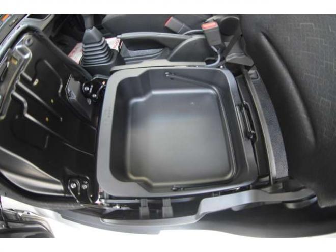 ワゴンRFA 4WD　ワンオーナー車F5速マニュアル4WD横滑り防止装置ハイビームアシストCDシートヒーター社外アルミホイルキーレスエントリー 660