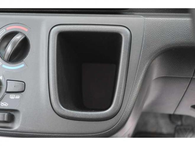 ワゴンRFA 4WD　ワンオーナー車F5速マニュアル4WD横滑り防止装置ハイビームアシストCDシートヒーター社外アルミホイルキーレスエントリー 660