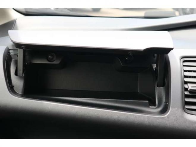 セレナ2.0 B 4WD　純正CDプレイヤー アラウンドビューモニター　前側純正ドラレコ　サイドビューモニター　エマージェンシーブレーキ　車線逸脱警報　ミラーヒーター 2000