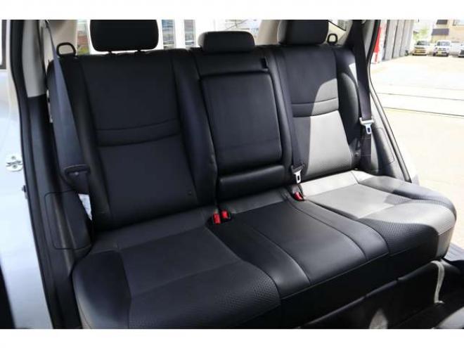 エクストレイル2.0 20S エマージェンシーブレーキパッケージ 2列車 4WD　社外ナビ　ETC シートヒーター　ヒルディセントコントロール　車線逸脱警報機能　エマージェンシーブレーキ 2000