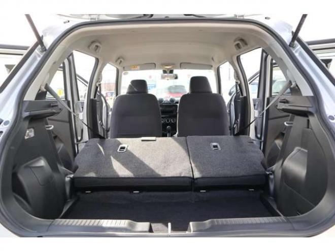 スイフト1.2 XL セーフティパッケージ装着車 4WD　CDプレイヤー　シートヒーター　パドルシフト　オートライト　アダプティブクルーズコントロール　車線逸脱警報 1200