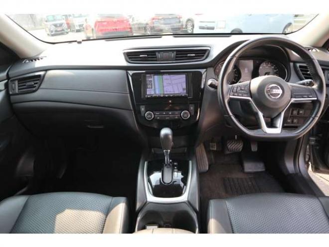 エクストレイル2.0 20X 2列車 4WD　社外ナビ　バックカメラ　電動バックドア　ハンズフリー　LEDヘッドライト　ヒルディセントコントロール 2000