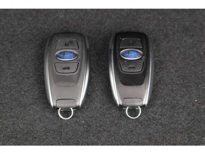 XV2.0i-L アイサイト 4WD　ナノイー付き純正フルセグナビ　バックカメラ　サイドビューモニター　電動パーキングブレーキ　アダプティブクルーズコントロール　ミラーヒーター　純正前側ドラレコ 2000