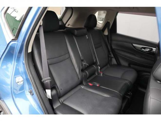 エクストレイル2.0 20X 2列車 4WD　純正フルセグナビ　アラウンドビューカメラ　ETC　全席シートヒーター　ミラーヒーター　エマージェンシーブレーキ　横滑り防止装置 2000
