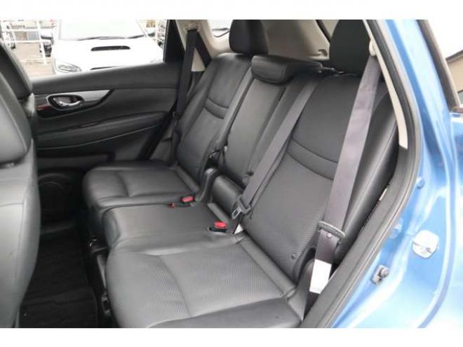 エクストレイル2.0 20X 2列車 4WD　純正フルセグナビ　アラウンドビューカメラ　ETC　全席シートヒーター　ミラーヒーター　エマージェンシーブレーキ　横滑り防止装置 2000