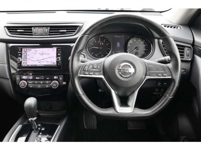 エクストレイル2.0 20X 2列車 4WD　純正フルセグナビ　アラウンドビューカメラ　ETC　全席シートヒーター　ミラーヒーター　エマージェンシーブレーキ　横滑り防止装置 2000