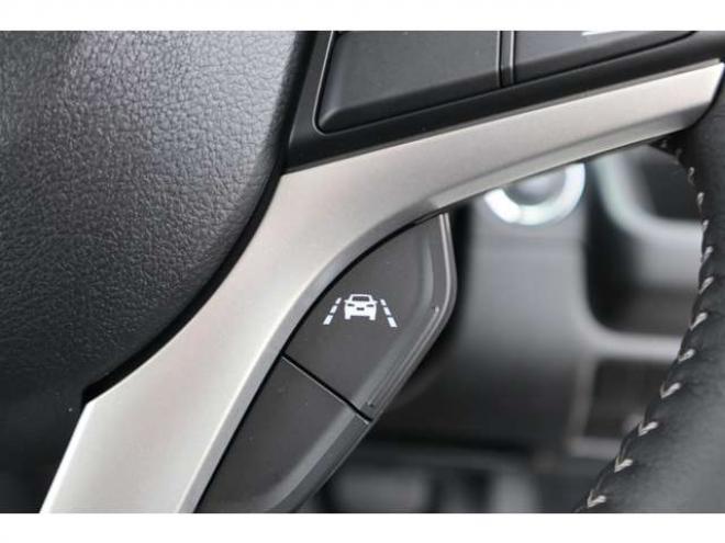 ワゴンRカスタムZ ハイブリッド ZX アップグレードパッケージ装着車 4WD　LEDヘッドライト　オートライト　アダプティブクルーズコントロール　アイドリングストップ　シートヒーター　デュアルカメラブレーキサポート 660