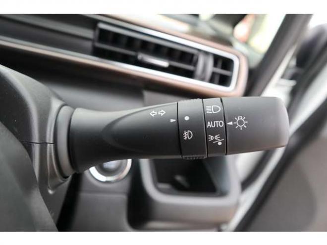 ワゴンRカスタムZ ハイブリッド ZX アップグレードパッケージ装着車 4WD　LEDヘッドライト　オートライト　アダプティブクルーズコントロール　アイドリングストップ　シートヒーター　デュアルカメラブレーキサポート 660