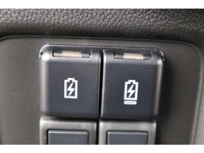 ワゴンRカスタムZ ハイブリッド ZX アップグレードパッケージ装着車 4WD　LEDヘッドライト　オートライト　アダプティブクルーズコントロール　アイドリングストップ　シートヒーター　デュアルカメラブレーキサポート 660