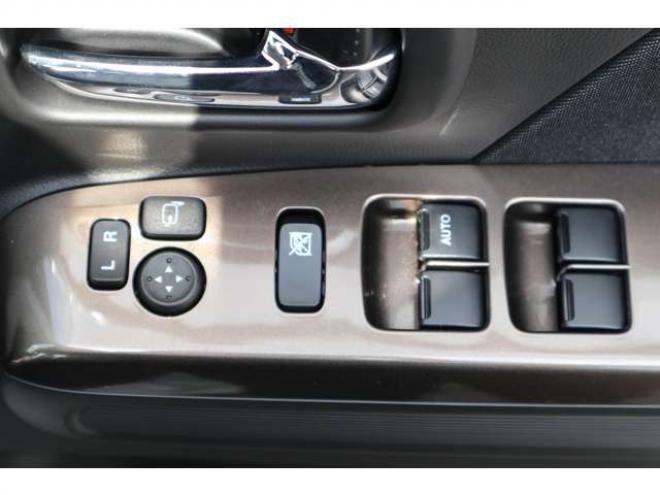 ワゴンRカスタムZ ハイブリッド ZX アップグレードパッケージ装着車 4WD　LEDヘッドライト　オートライト　アダプティブクルーズコントロール　アイドリングストップ　シートヒーター　デュアルカメラブレーキサポート 660