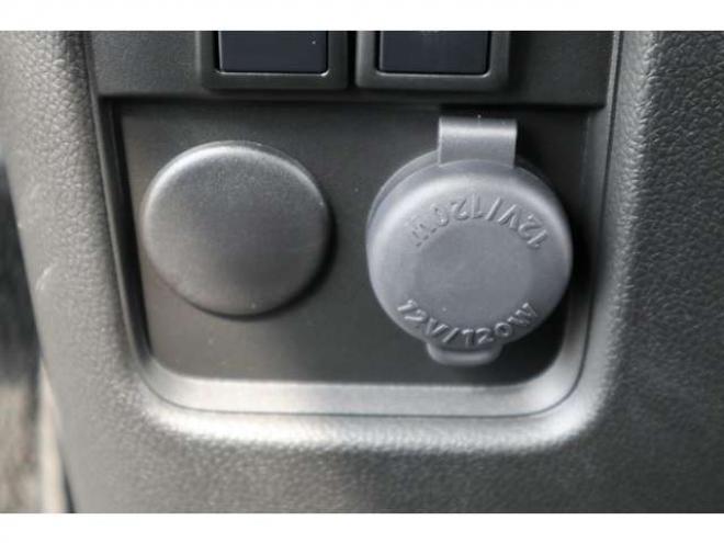 ワゴンRカスタムZ ハイブリッド ZX アップグレードパッケージ装着車 4WD　LEDヘッドライト　オートライト　アダプティブクルーズコントロール　アイドリングストップ　シートヒーター　デュアルカメラブレーキサポート 660