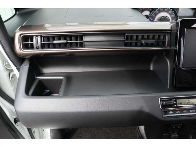 ワゴンRカスタムZ ハイブリッド ZX アップグレードパッケージ装着車 4WD　LEDヘッドライト　オートライト　アダプティブクルーズコントロール　アイドリングストップ　シートヒーター　デュアルカメラブレーキサポート 660