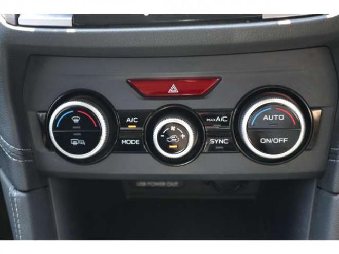 インプレッサスポーツ 2.0 i-L アイサイト 4WD　純正フルセグナビ　バックカメラ　前側ドラレコ　HIDヘッドライト　ヒルホールド　アダプティブクルーズコントロール　電動パーキング　　ETC　ヘッドライトウォッシャー 2000
