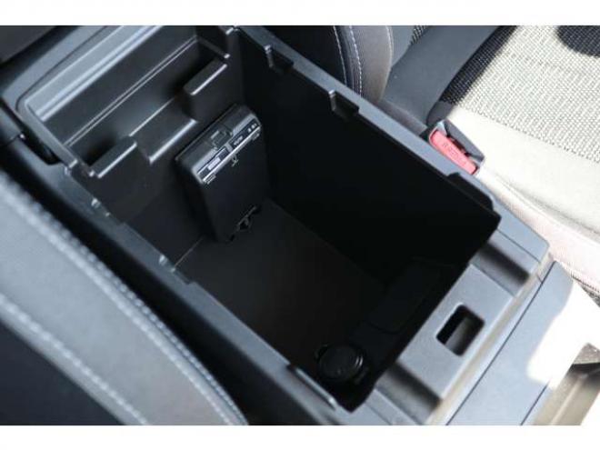 インプレッサスポーツ 2.0 i-L アイサイト 4WD　純正フルセグナビ　バックカメラ　前側ドラレコ　HIDヘッドライト　ヒルホールド　アダプティブクルーズコントロール　電動パーキング　　ETC　ヘッドライトウォッシャー 2000