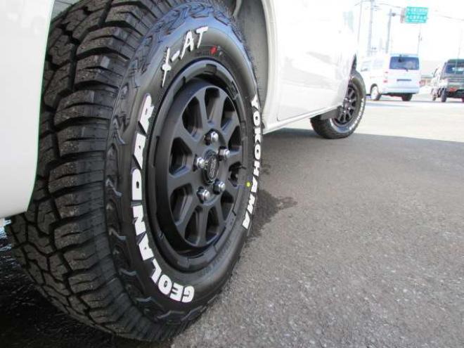 タウンエースバン1.5 GL 4WD　登録済未使用車/スマートアシスト/LEDヘッドライト/MAD CROSS14インチホイール+ジオランダーX-AT/キーレス/アイドリングストップ/ディスプレイオーディオ 登録済未使用車 1500