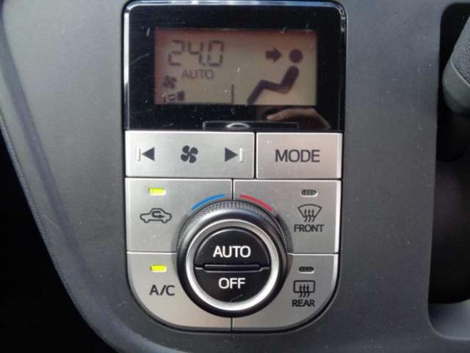 パッソ1.0 モーダ S　アイドリングストップ　レーダーブレーキ　横滑り防止装置　スマートキー 2WD 1000